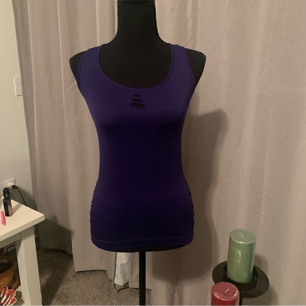 NWT Ladies Tank   - Picture 6 of 9